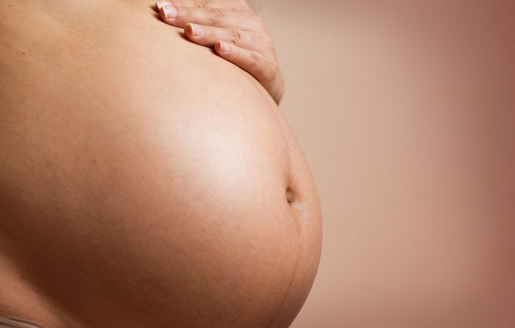 hamilelikte göbek fıtığının belirtileri