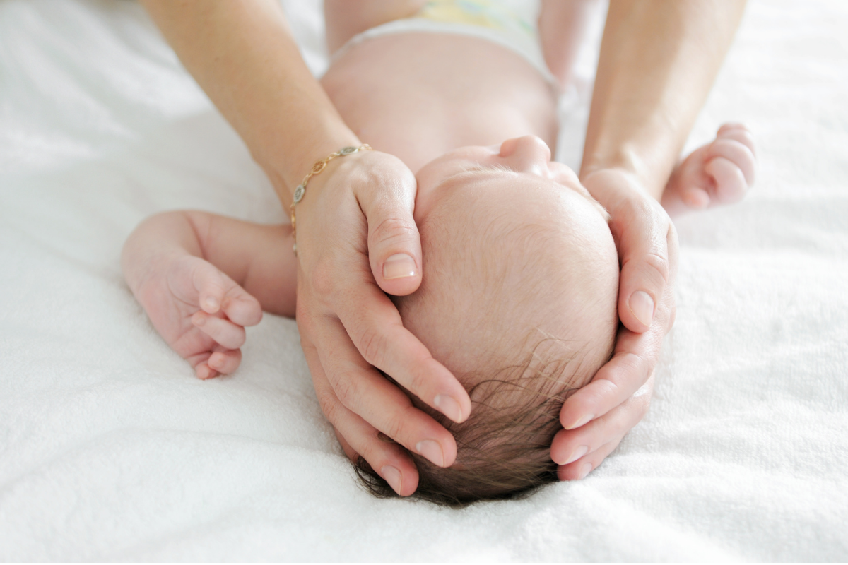 Bebeklerin Başı Neden Sıcak Olur_