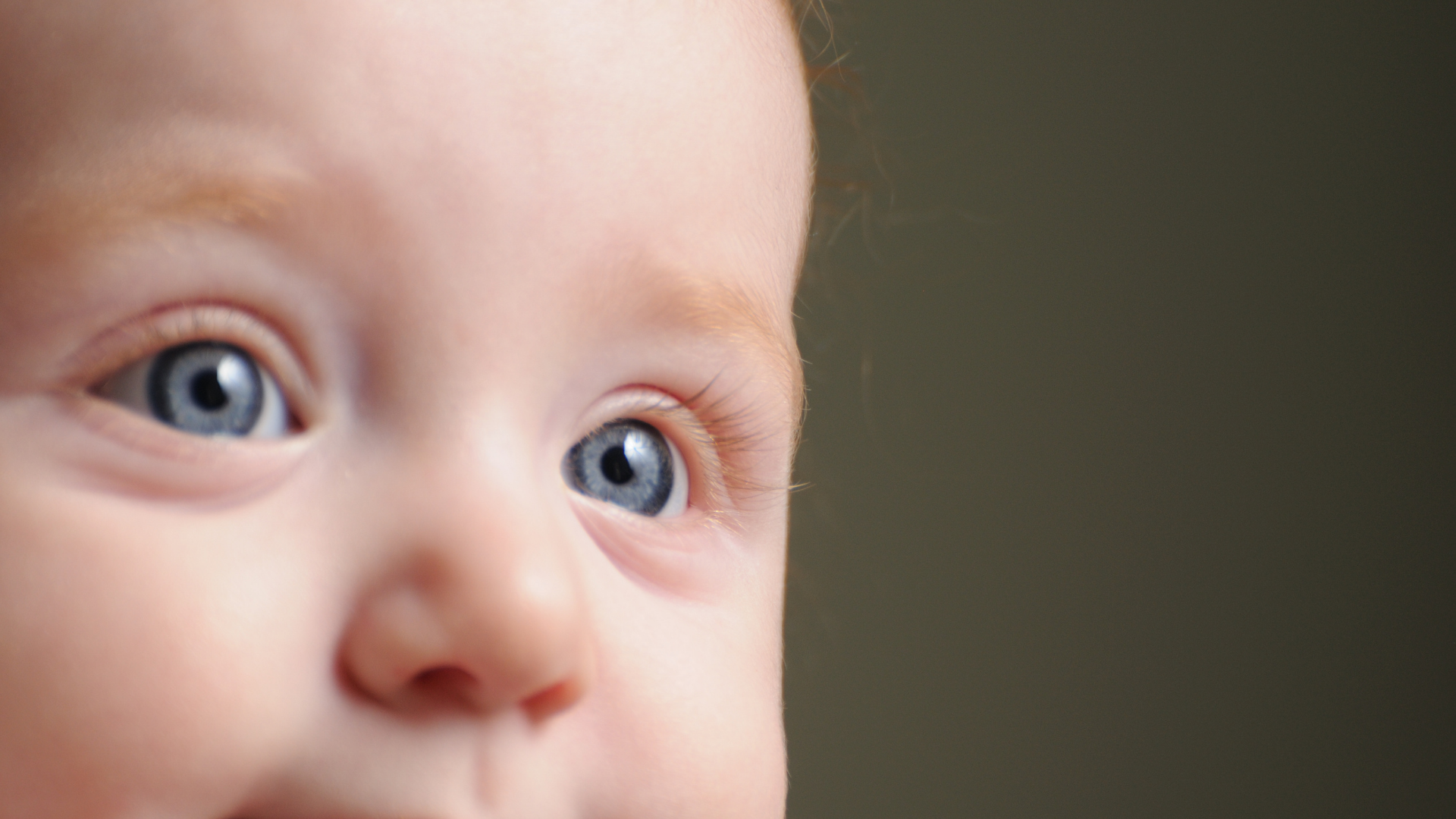 bebeklerde göz altı şişliğinin belirtileri