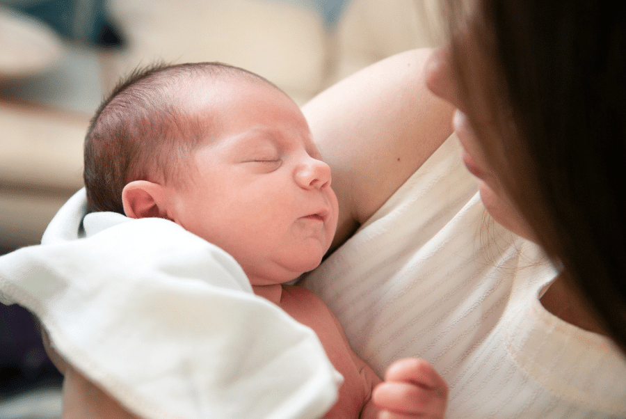 yeni doğan bebek nasıl nefes alır?